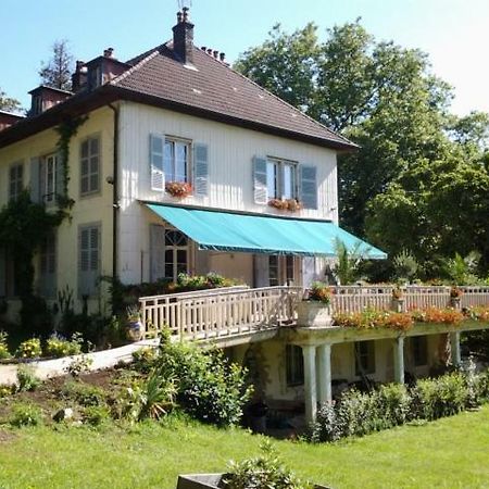 Chambres D'Hotes Le Petit Roche Arc-et-Senans Exterior foto