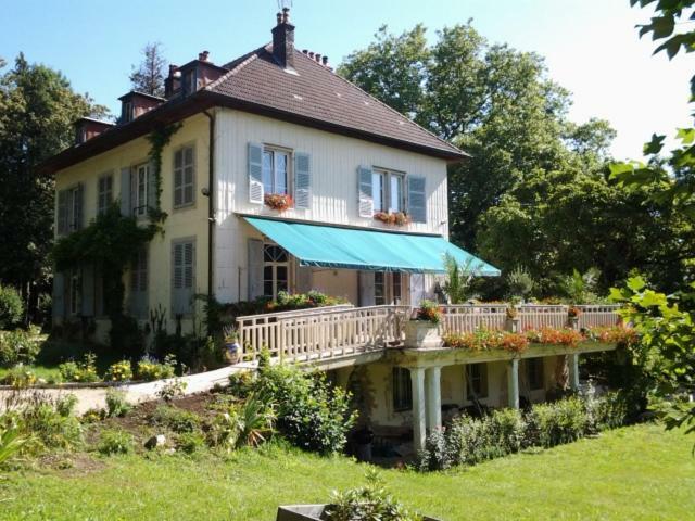 Chambres D'Hotes Le Petit Roche Arc-et-Senans Exterior foto