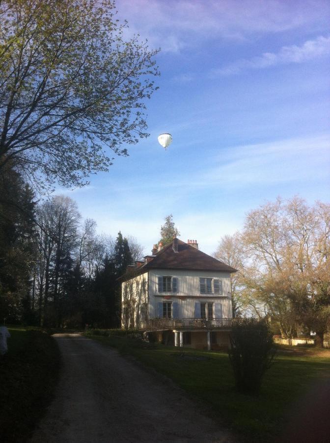 Chambres D'Hotes Le Petit Roche Arc-et-Senans Exterior foto